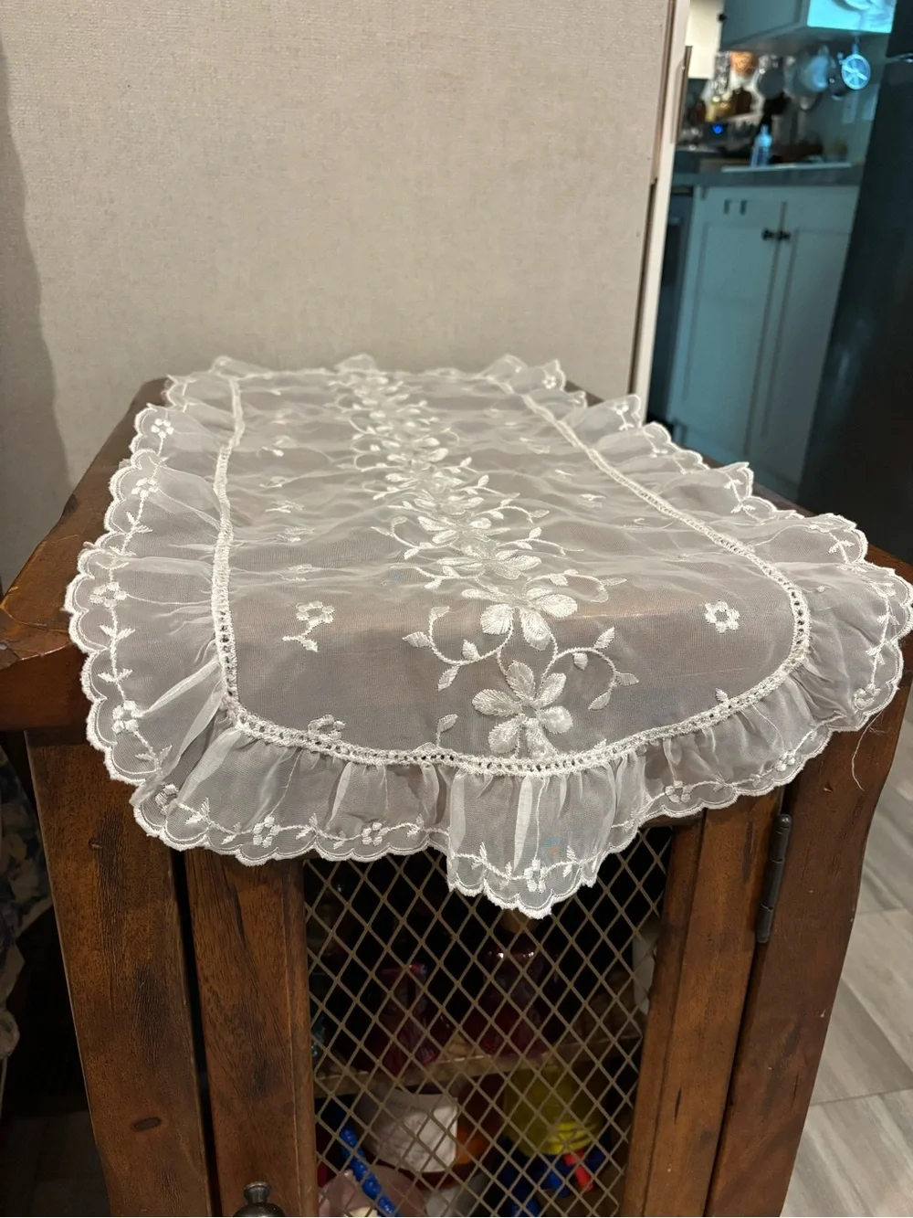White Embroidered Lace Vintage 2-Piece Vanity / Dresser Scarf Set  - Elegant